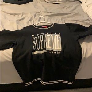 Supreme crew neck